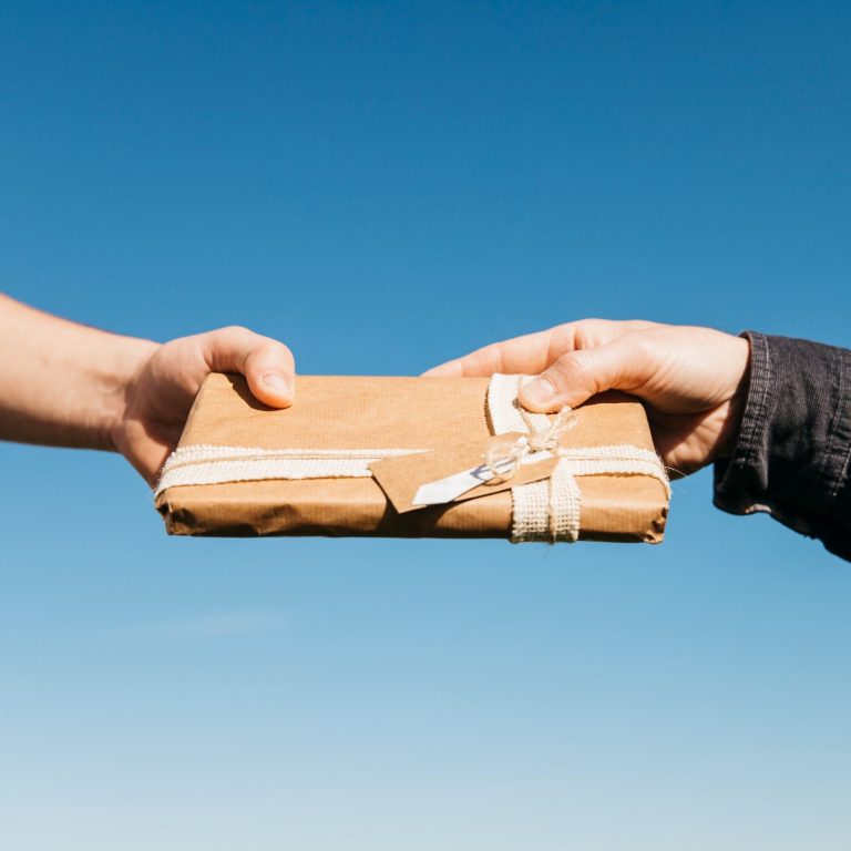 Regalos personalizados con envío rápido en España